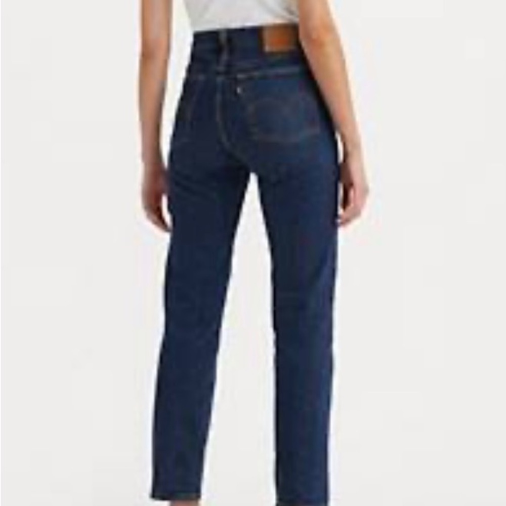 Levi’s wedgie dark bleu wash size 24